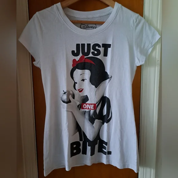Disney Snow White White Graphic Fitted Short Sleeve Tee - Picture 1 of 2
